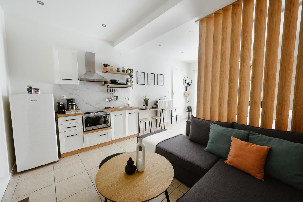 Central Apartments Wolos Zewnętrze zdjęcie